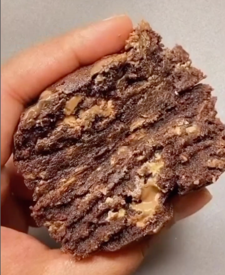 Vegan Chocolate Chip Frozen Ready-to-Bake Cookies: Classic Taste, Plant-Based Simplicity